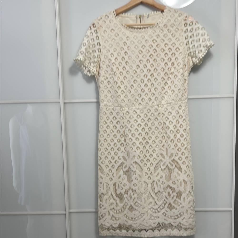 Cream Sheath Dress with Crew Neck and Short Sleeves